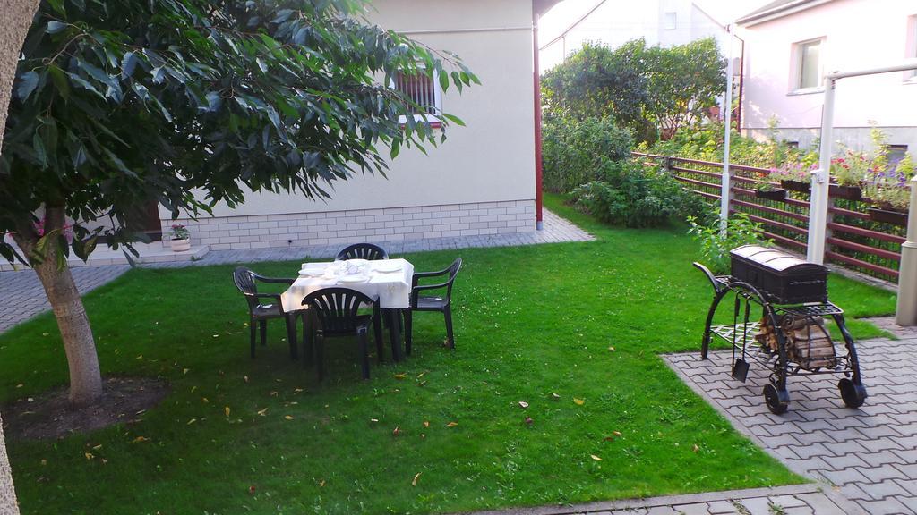 U Viktora Guest House Brest Esterno foto