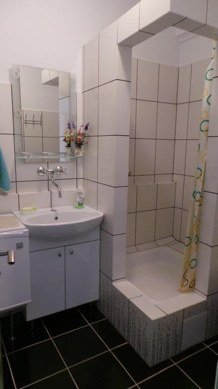 U Viktora Guest House Brest Esterno foto