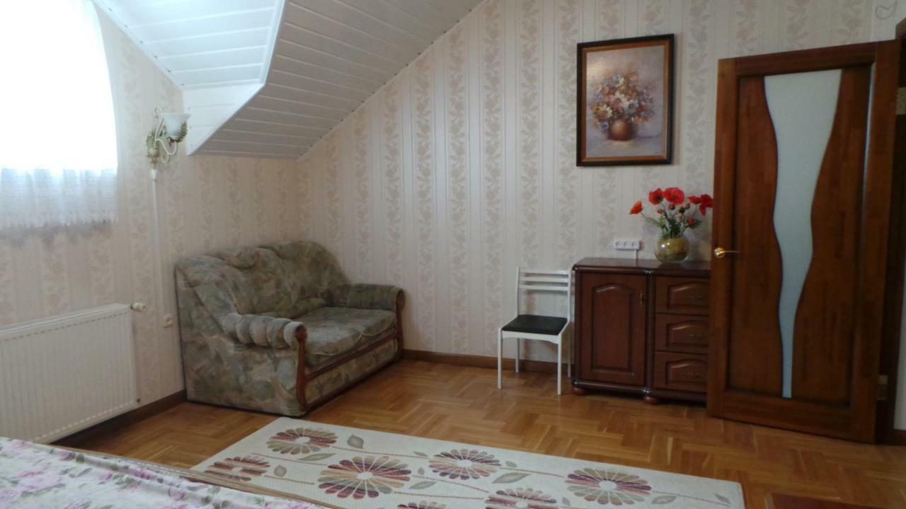 U Viktora Guest House Brest Esterno foto